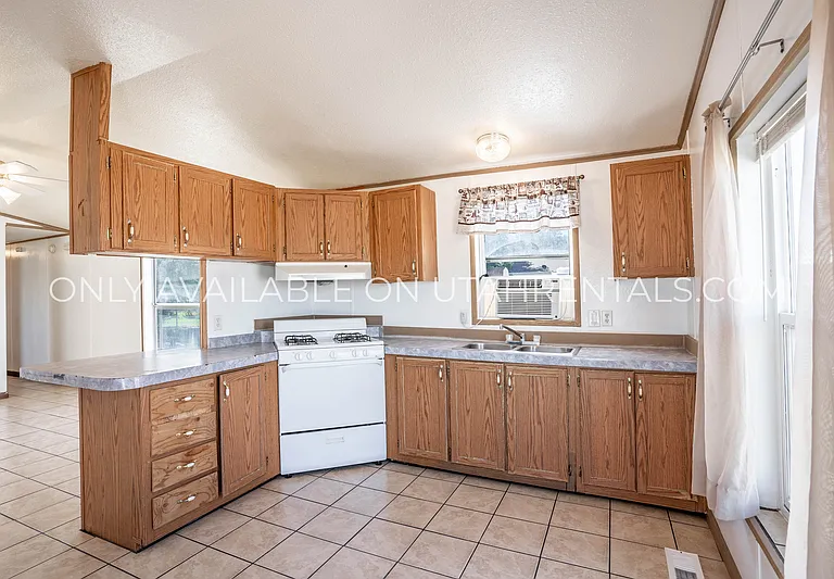 440 W Main St #8 — Photo 9