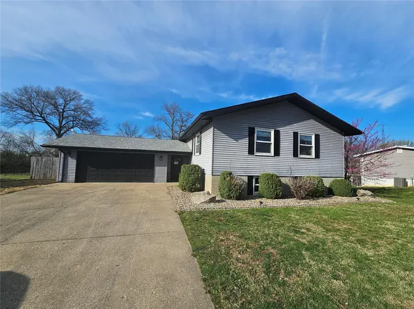 303 Sunset Dr, Sparta, IL 62286