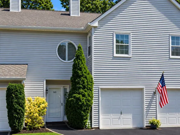 305 Sara Circle, Port Jefferson Station, NY 11776