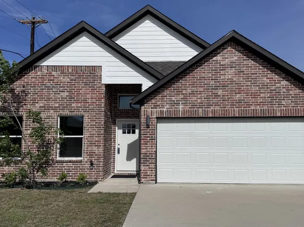 115 Hessed St, Greenville, TX 75402