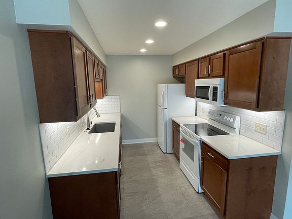 4th image of N80W13004 Fond Du Lac Ave #29