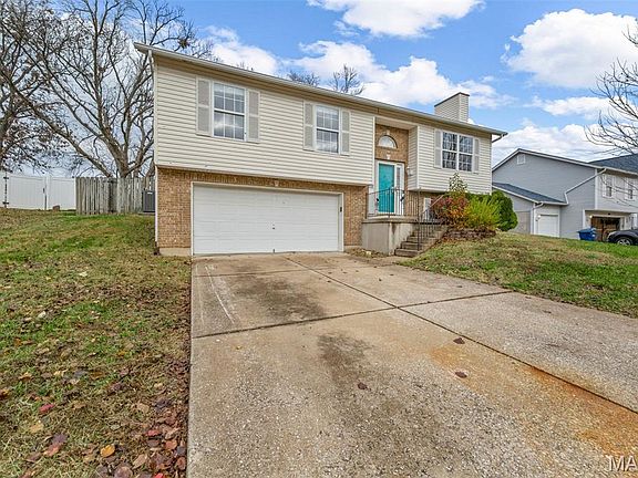 2nd image of 206 Split Rail Dr