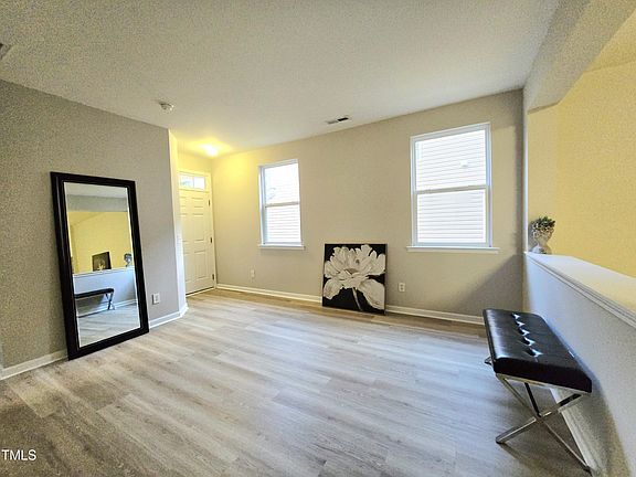 4th image of 3010 Remington Oaks Cir