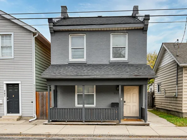 249 Wellington St N, Hamilton, ON L8L 5A7