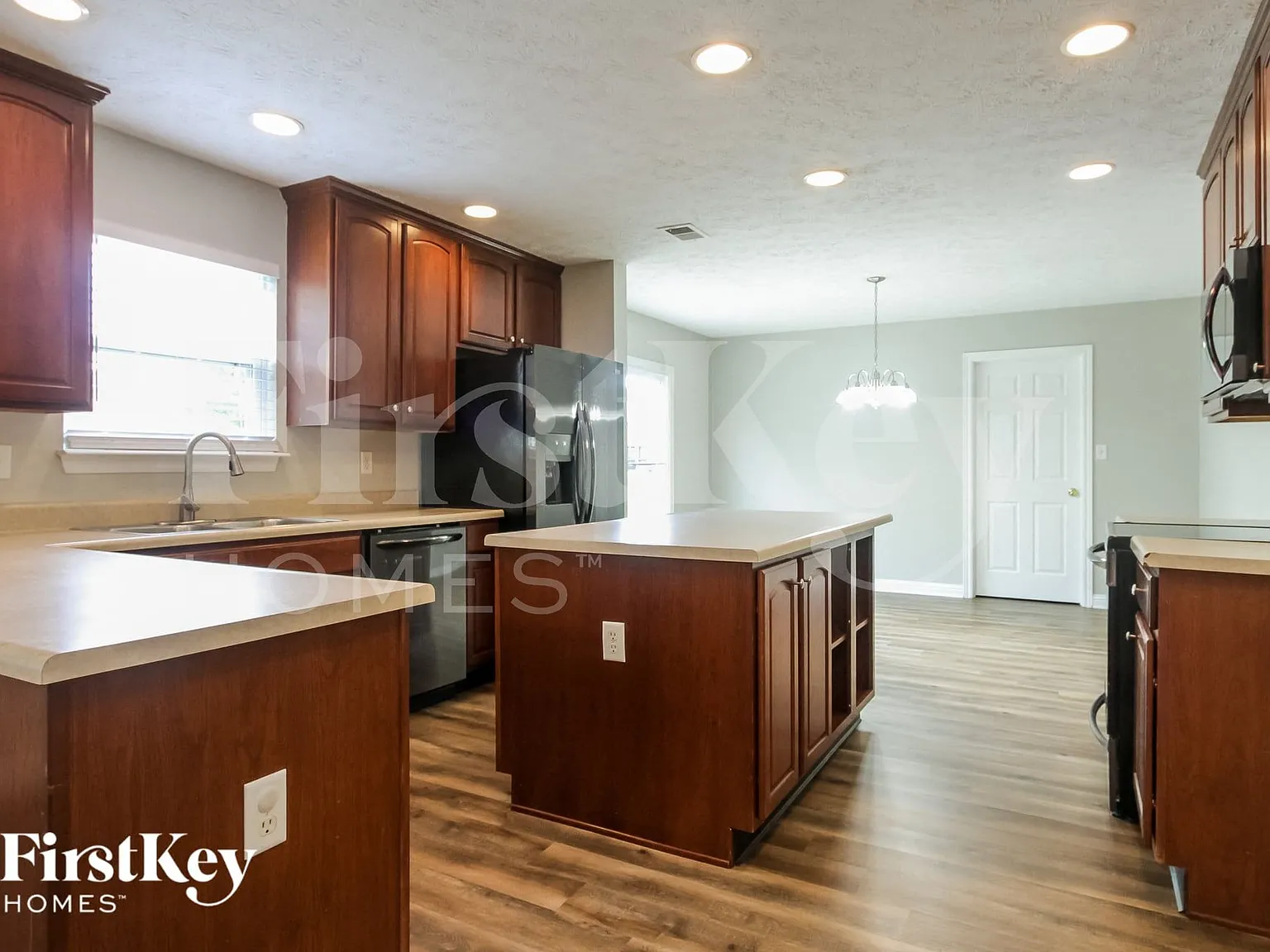 4 bed, 2.5 bath, 2875 sqft, $2,695 — Photo 4