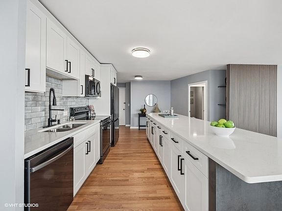 5th image of 4250 N Marine Dr APT 2915