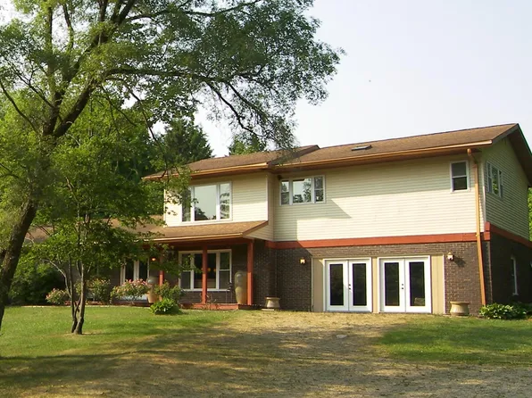 4055 Olive Branch Rd, Galien, MI 49113