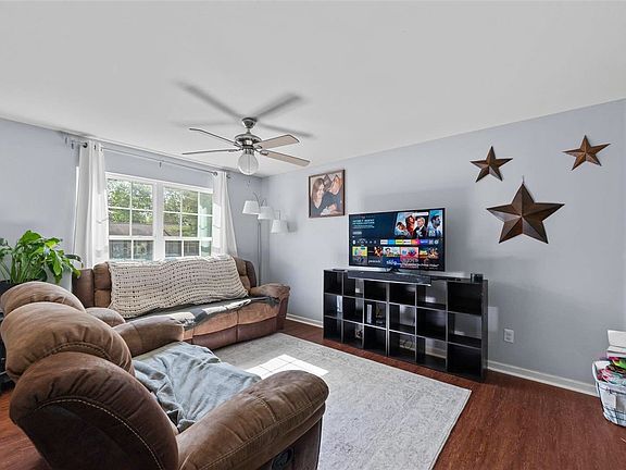 2nd image of 513 Roosevelt Ave