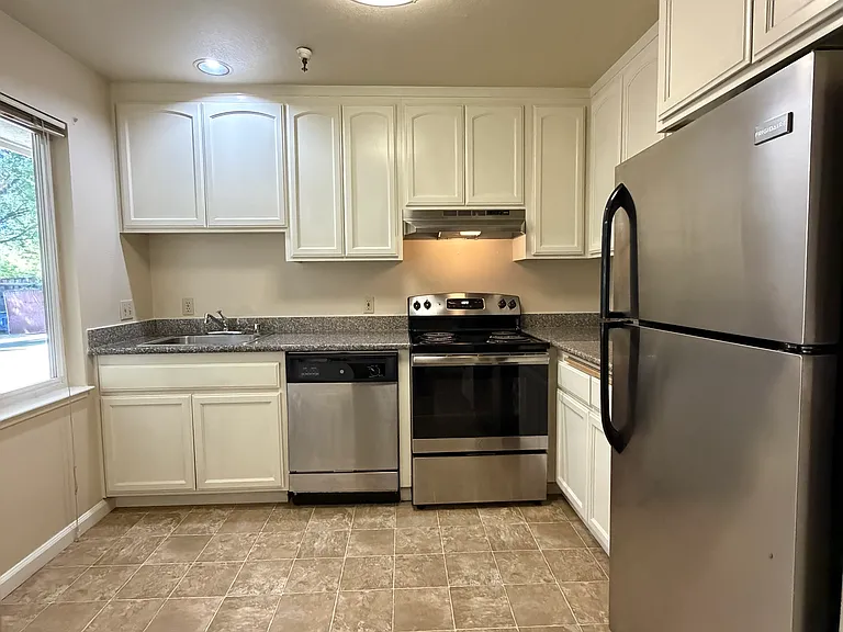 174 El Dorado Ave #2 — Photo 6