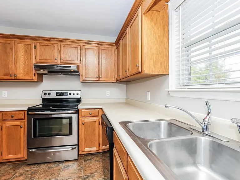 2306 Amber Glen Dr — Photo 9