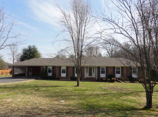 1387 Mountain View Dr, Cookeville, TN 38506