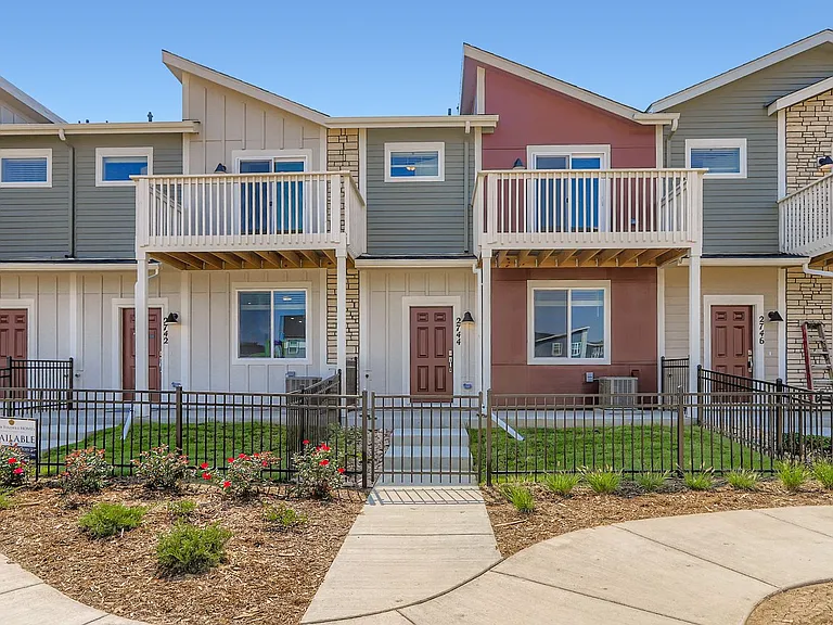 2744 Bear Springs Cir — Photo 19