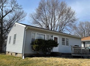 527 S 1st Ave, Iowa City, IA 52245