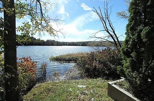 3rd image of 12 Lakeshore Dr