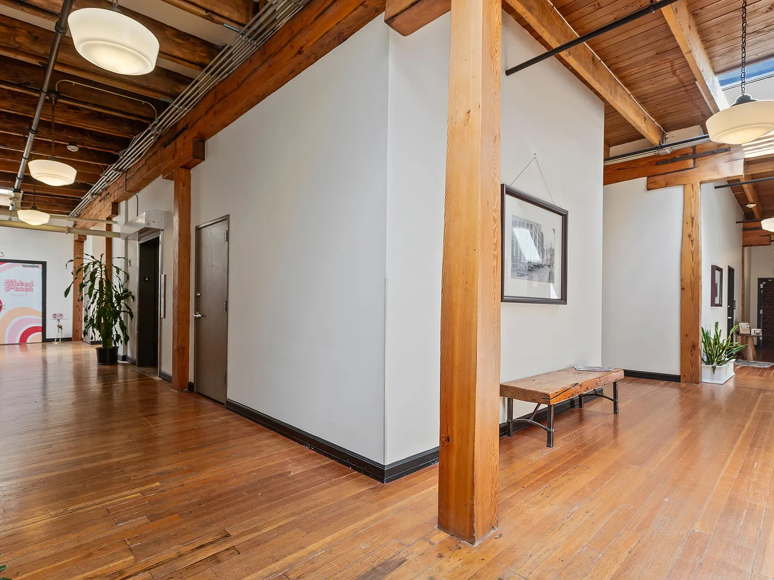 1306 NW Hoyt St — Photo 1
