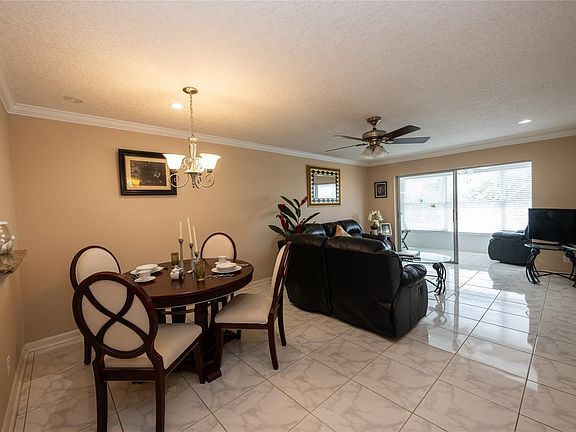4th image of 9350 Sunrise Lakes Boulevard #304