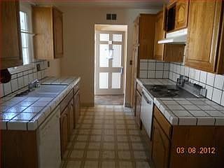 4th image of 975 Fleming Ave