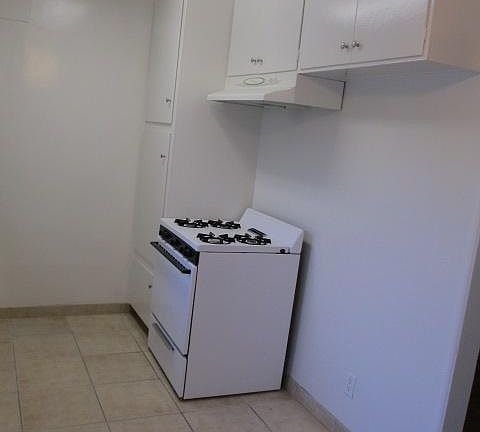 4th image of 2509 W 182nd St APT 2