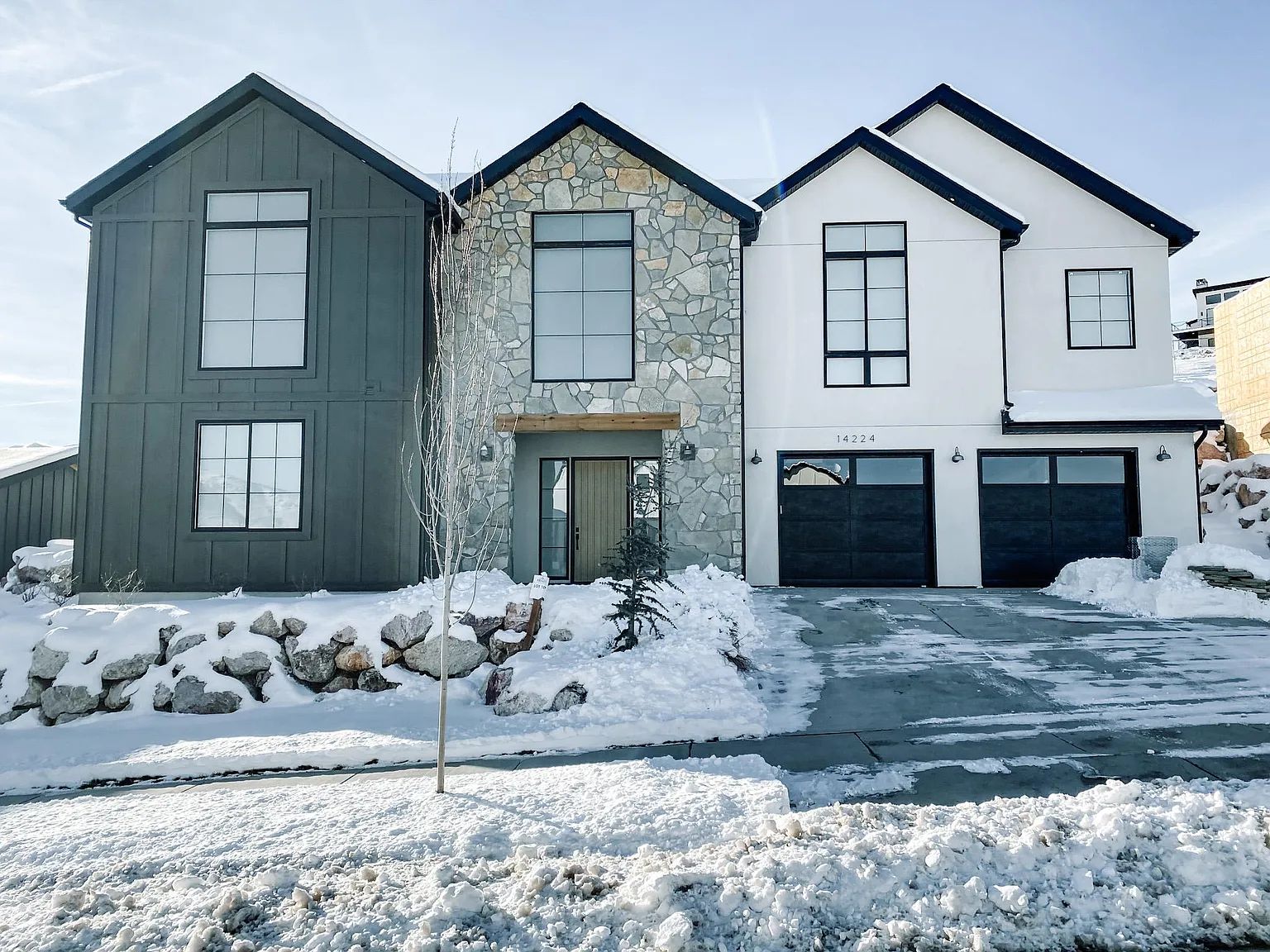 5 bed, 3800 sqft, $5,400 — Photo 2