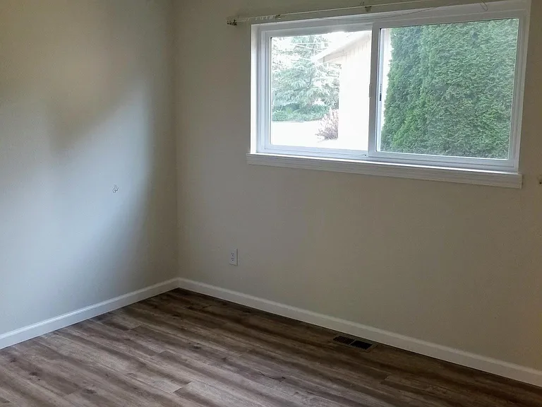 4625 SW Buddington St — Photo 9