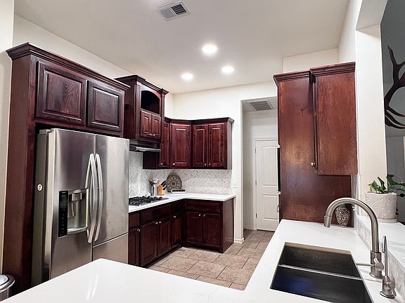 5th image of 3617 Oakridge Cir