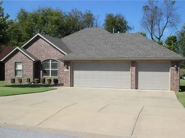 1607 Stratton Dr, Rogers, AR 72756