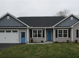 62 Gorton Lake Blvd, Warwick, RI 02886