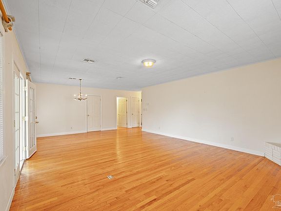 5th image of 3570 Firestone Blvd