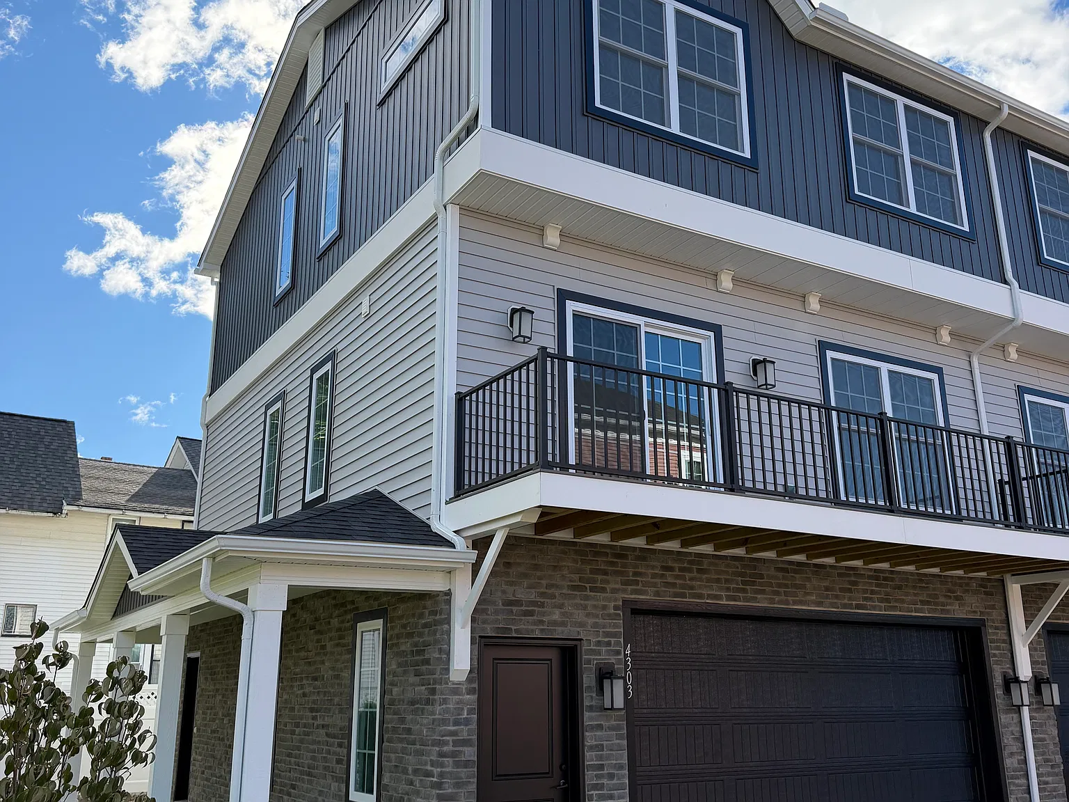 3 bed, 2.5 bath, 1685 sqft, $3,000 — Photo 2