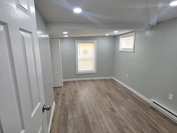 3rd image of 163 Chapel St #33