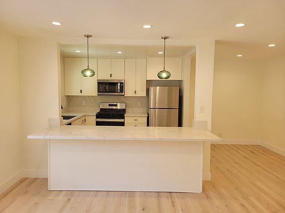 4th image of 8078 Fareholm Dr #4