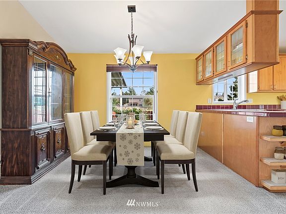 *Virtually Staged Dining Room