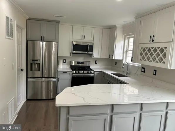 9949 Matti Hill Ct, Fredericksburg, VA 22408