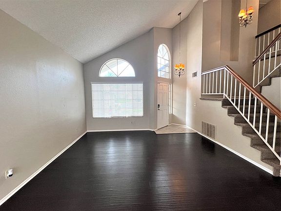 3rd image of 29149 Rock Crest Ct