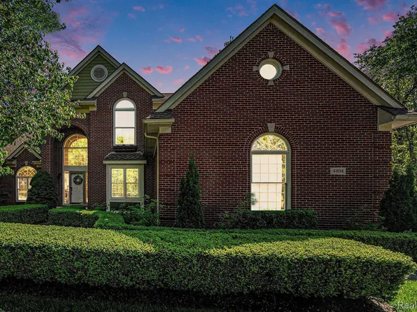 4804 Eagle Springs Ct, Clarkston, MI 48348