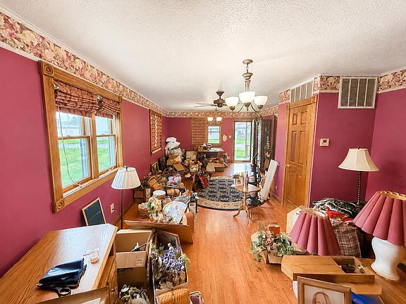 2nd image of 218 Harrison St