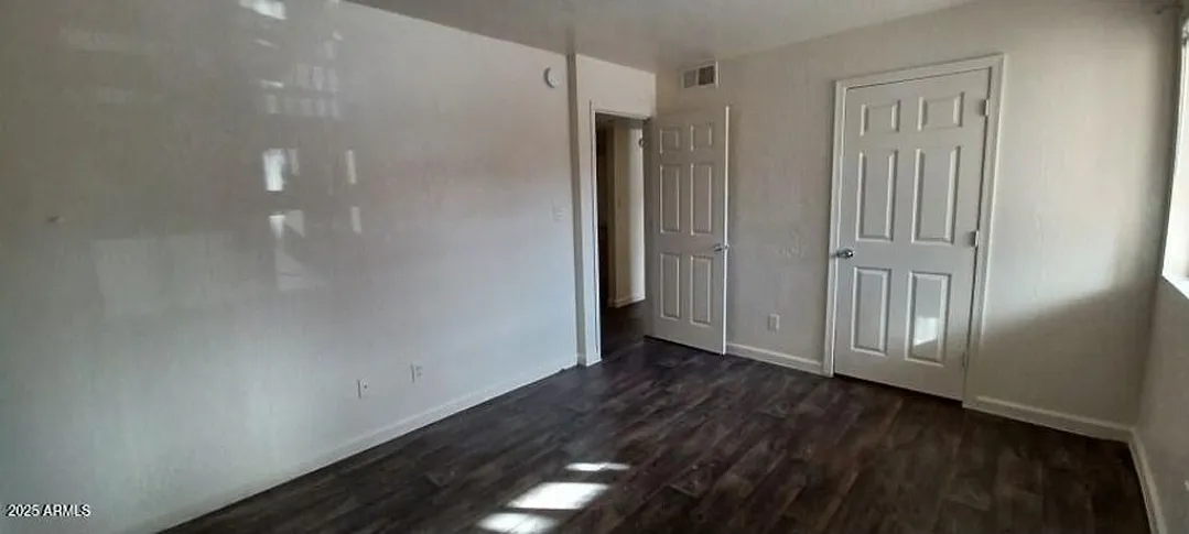 2537 W Georgia Ave — Photo 2