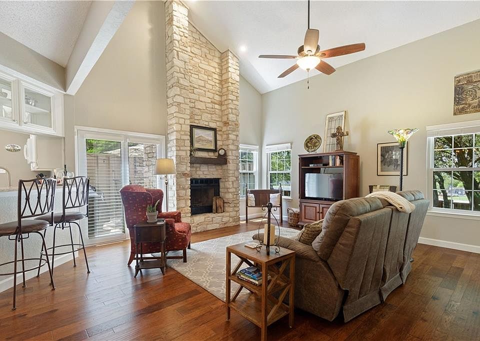 1st image of 2201 Lakeway Blvd APT 28