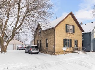 1610 Columbus St, Manitowoc, WI 54220