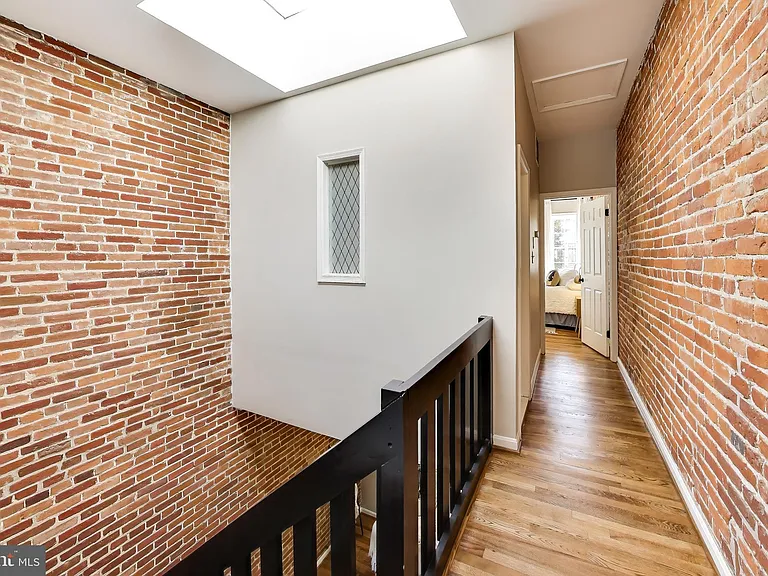1238 Linden Pl NE — Photo 18