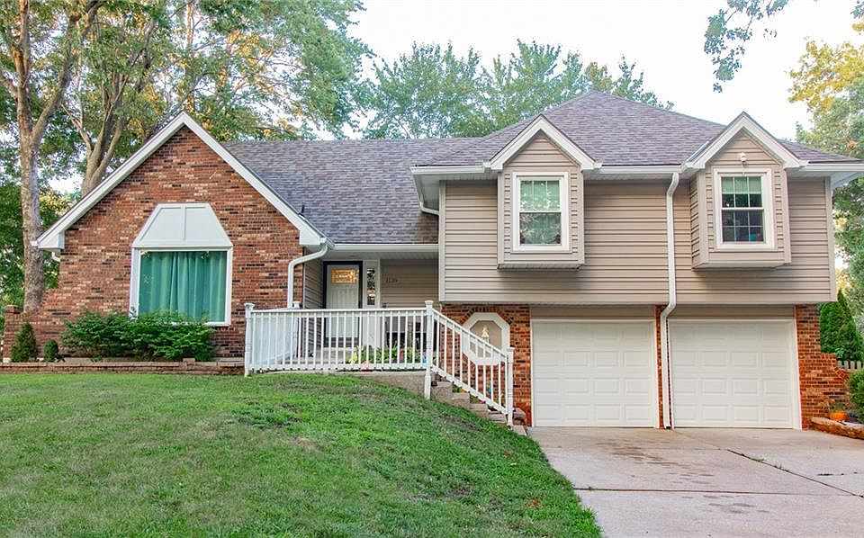 1st image of 1139 NE Clubhouse Ct