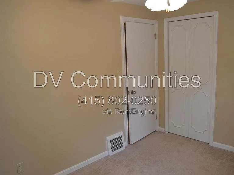 23805 E Groveland Rd — Photo 17