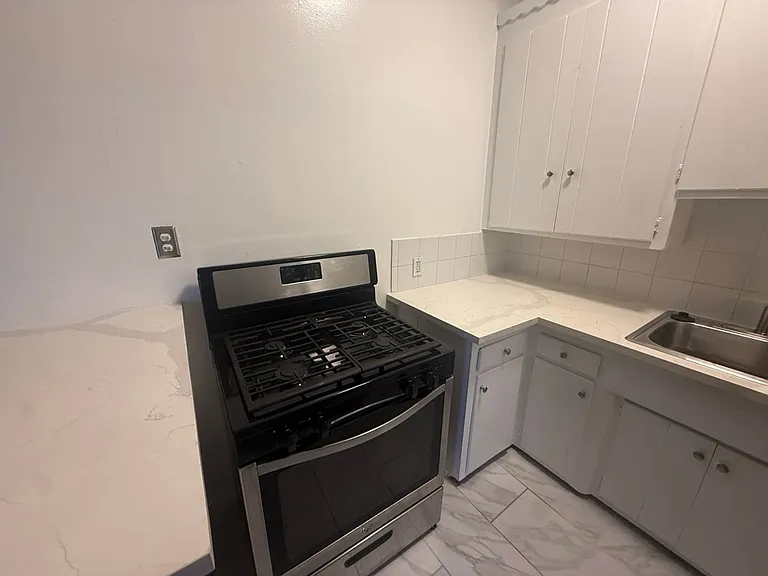 9017 Harratt St in the Heart of West Hollywood! — Photo 8