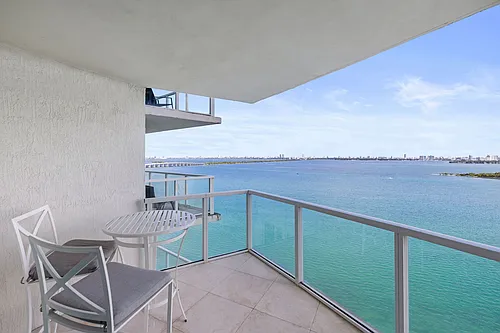 665 NE 25th St #1801A Photo 1