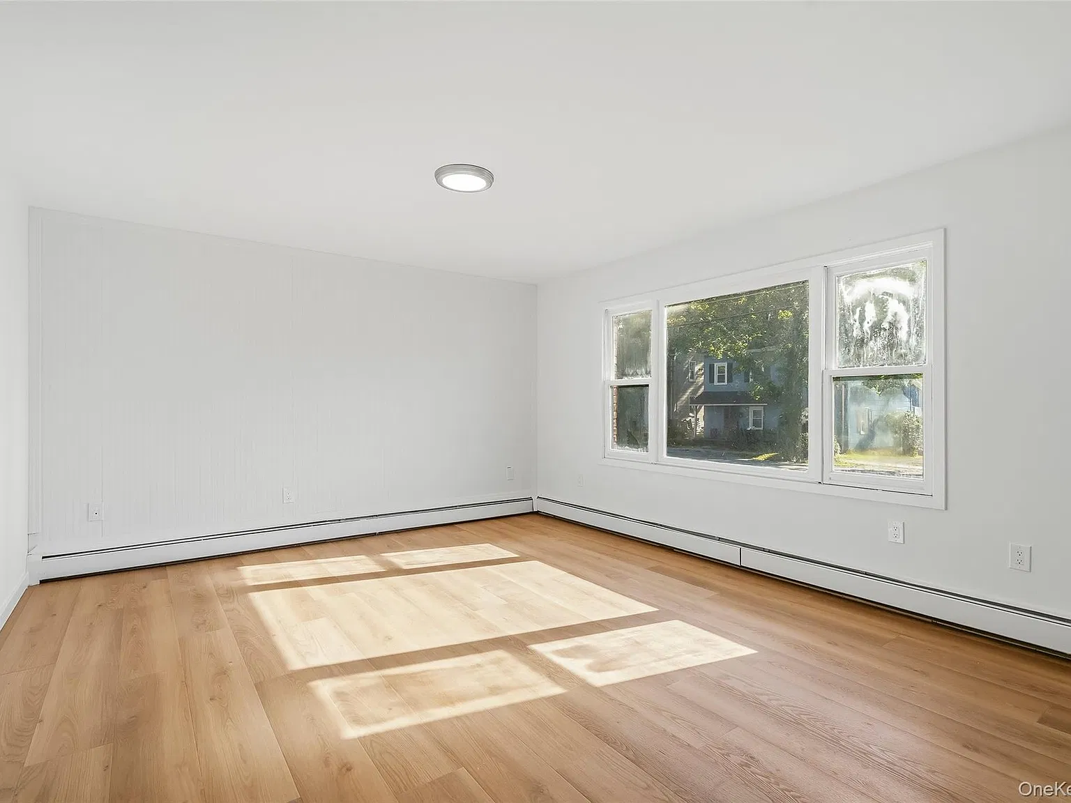 3 bed, 1.5 bath, 2650 sqft, $2,850 — Photo 3