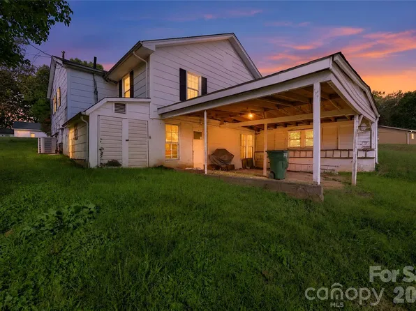 519 E 2nd St, Newton, NC 28658