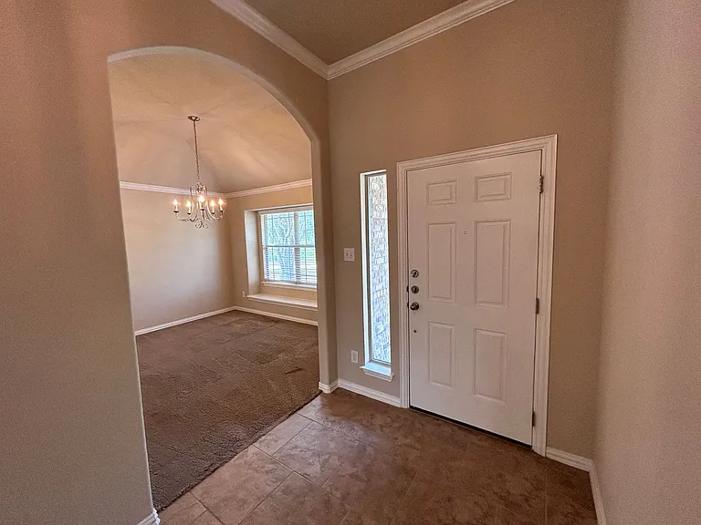 2204 Tranquility Ln — Photo 5