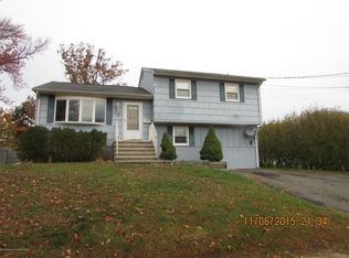 17 Pomona Blvd, Keyport, NJ 07735