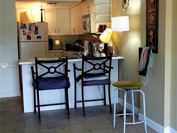 3rd image of 1650 NE 115th St APT 306