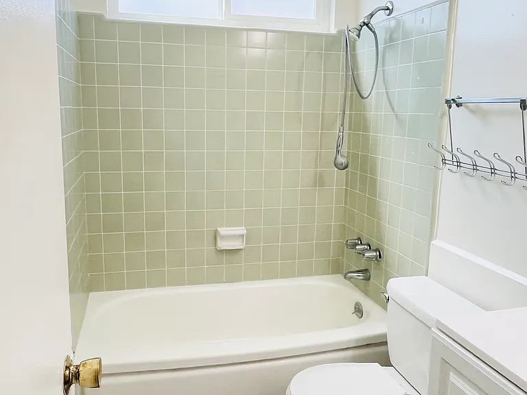 2128 W 157th St #5 — Photo 14